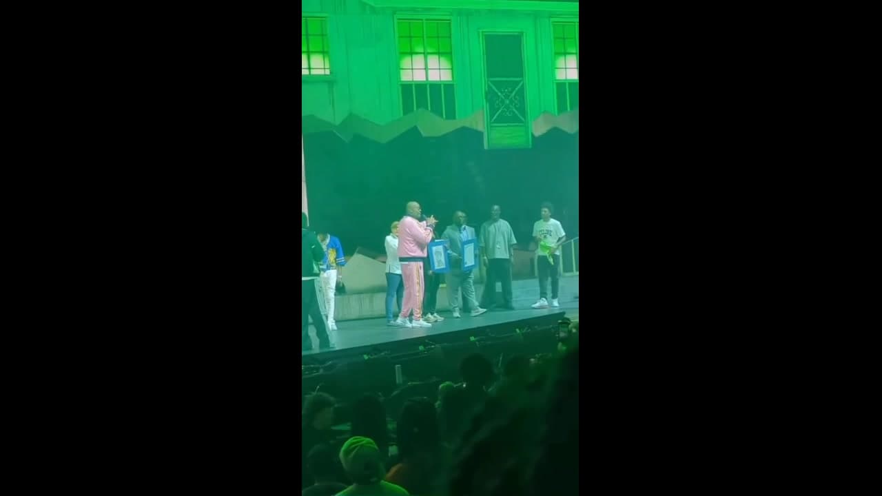 Bold move 😳🔥 #NBAYoungBoy gets the 🔑 to Atlanta then performs “I H*te YoungBoy” dissing #LilBaby, #21Savage & #GucciMane right after 👀💚