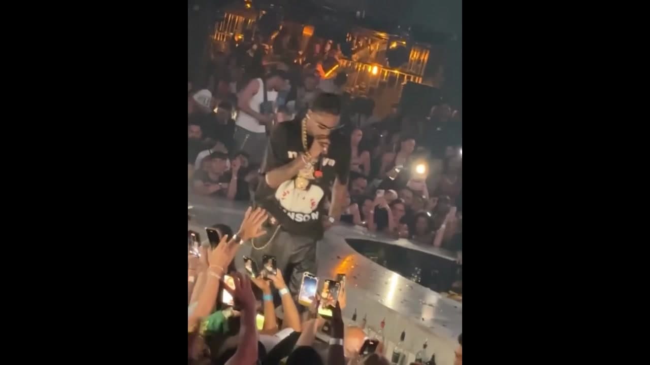 #TravisScott turning #Dubai into a movie 🌍🔥 live performance at @clubbludubai 🎶💯