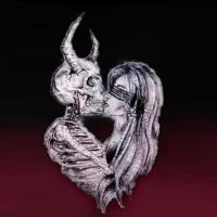 Alize @alizemontoya - The Devil's Kiss